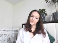 In my room I will be the way you see me, I love to dominate, and I also love to be a girl, if I like you, we will be pleased for a long time