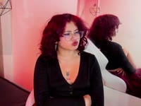 I am a girl who mixes sweetness with an irresistible touch of mischief… I love cats, singing, and getting carried away by music while moving for you