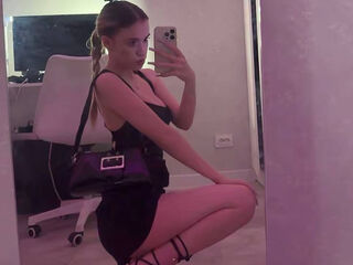 naked cam girl picture AngelesBelfiore