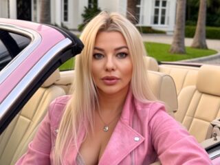hot cam girl masturbating with vibrator BeataBeatrice