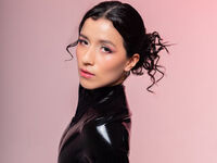 camgirl showing tits CharlotteHalley