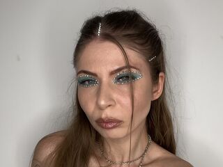 camgirl playing with vibrator LukoLilian