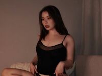naked girl with webcam masturbating with vibrator MollyShmolly