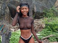 topless cam girl LillyAriana