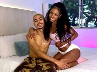 camcouple chatroom AlissaAndAxel