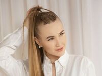webcamgirl chatroom AdelineCamelin
