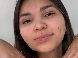 naked webcamgirl photo AdriaKunstlinger