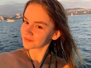 cam girl masturbating with dildo AgnesShy