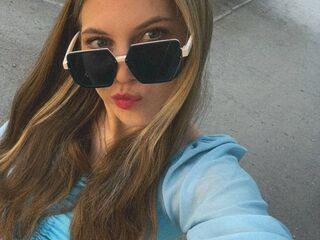 webcam babe chatroom AlexaMalouf