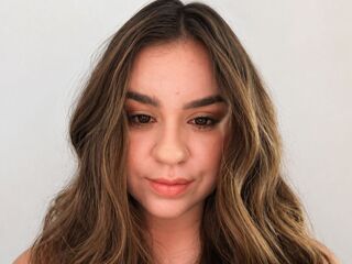 cam strip tease AlexandraThornt