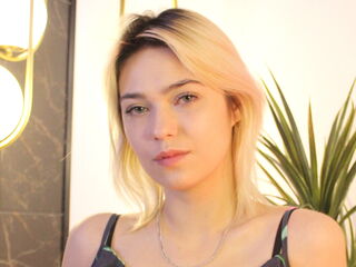 naughty camgirl masturbating with dildo AlysiaBennet