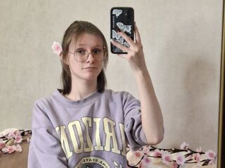 camwhore masturbating with vibrator ArletteSpenner