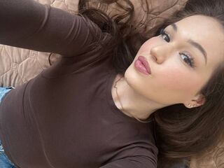 cam girl masturbating with sextoy BeaBellotti