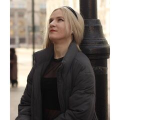 closeup webcam CarinGoodwin