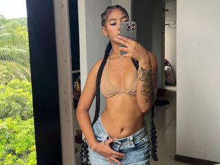 fingering cam whore CarolineCartson