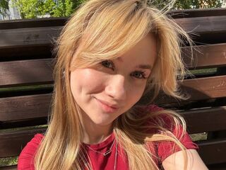 camgirl spreading pussy CelestineVale