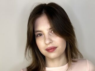 cam girl playing with sextoy ChandraTays