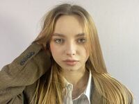 naked camgirl ChariseKuhnke