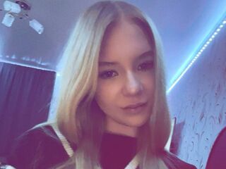 masturbating camgirl ChristalCalk
