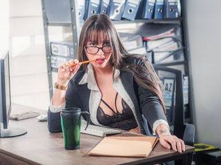 camgirl shaving pussy CloeVergara