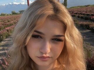 girl cam naked CloudyFox