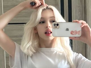 naked cam girl CourtneyAdamo