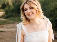 hot cam girl spreading pussy DemetriceAkpan