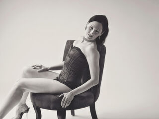 naughty cam girl masturbating with dildo DevonTaylor