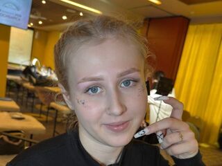 naughty camgirl picture EmelinaKrider