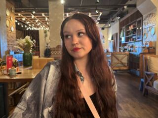 beautiful cam girl EmilyGreek
