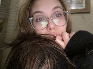 web cam show EmilyLoven