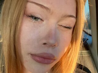 topless webcamgirl HaleyCorpuz