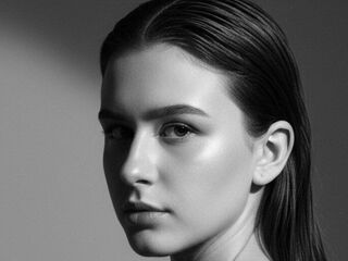 naked webcamgirl photo HildaBarzey