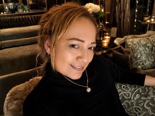 beautiful camgirl IrishFaster