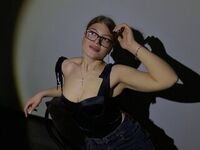 naked cam girl masturbating with dildo JennyBlossom