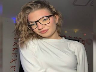 camgirl spreading pussy KatieGoodacre