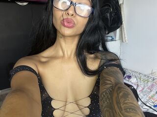 topless cam girl KatieReyes