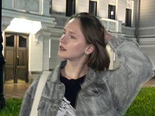 camslut topless KrissyJn