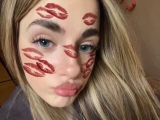 hot webcamslut LatoyaMaccarino