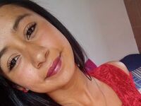 camslut showing pussy LausLopez