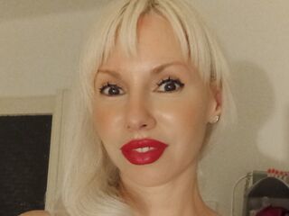 camgirl masturbating with vibrator LaymaFlay