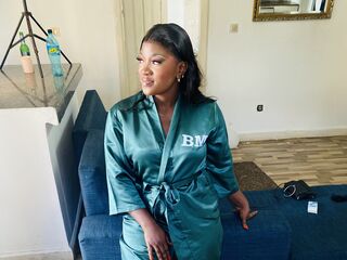 camslut naked LisaNitti