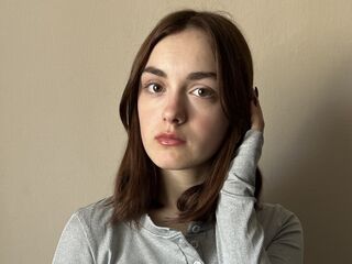 camgirl masturbating with sex toy LouanneNading