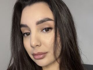 camslut showing tits LuizaLu