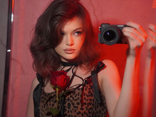 camslut fingering pussy LunaBruna