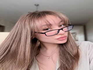 naughty cam girl masturbating with dildo LunaTimer