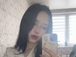 camgirl masturbating with vibrator MarieJosePhilip