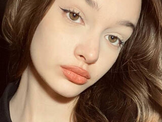 naughty camgirl masturbating with dildo MarshallBushee