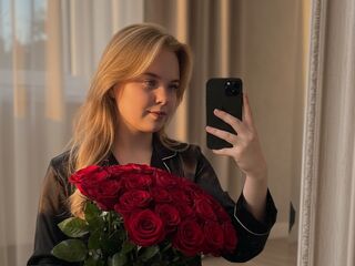 adult live webcam MelissaMyla