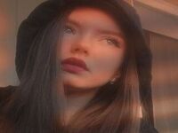 cam girl playing with vibrator MilaLyra